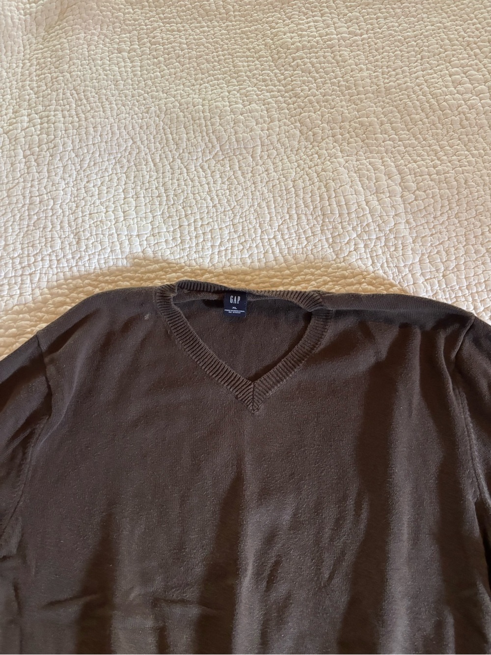 GAP Men's V-Neck Sweater in Brown